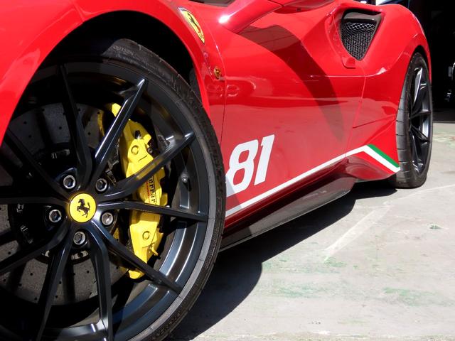 ４８８ピスタ ベースグレード　ユーザー買取車　右ハンドル　ディーラー車　ピロティステッカー　リフトアップ　ロールバー　鍛造アルミ　カーボンパーツ　スペーサー（14枚目）