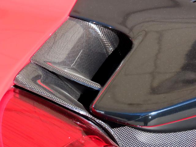 ４８８ピスタ ベースグレード　ユーザー買取車　右ハンドル　ディーラー車　ピロティステッカー　リフトアップ　ロールバー　鍛造アルミ　カーボンパーツ　スペーサー（37枚目）