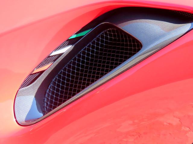 ４８８ピスタ ベースグレード　ユーザー買取車　右ハンドル　ディーラー車　ピロティステッカー　リフトアップ　ロールバー　鍛造アルミ　カーボンパーツ　スペーサー（38枚目）