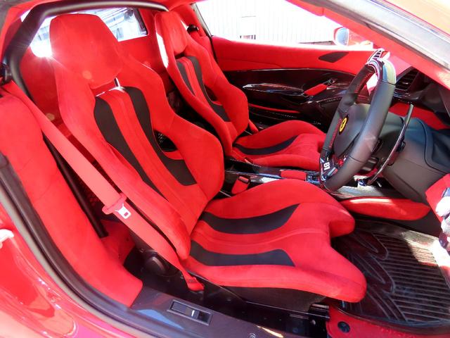 ４８８ピスタ ベースグレード　ユーザー買取車　右ハンドル　ディーラー車　ピロティステッカー　リフトアップ　ロールバー　鍛造アルミ　カーボンパーツ　スペーサー（45枚目）