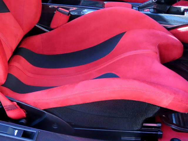 ４８８ピスタ ベースグレード　ユーザー買取車　右ハンドル　ディーラー車　ピロティステッカー　リフトアップ　ロールバー　鍛造アルミ　カーボンパーツ　スペーサー（47枚目）