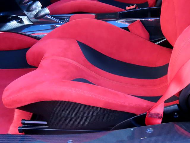 ４８８ピスタ ベースグレード　ユーザー買取車　右ハンドル　ディーラー車　ピロティステッカー　リフトアップ　ロールバー　鍛造アルミ　カーボンパーツ　スペーサー（48枚目）