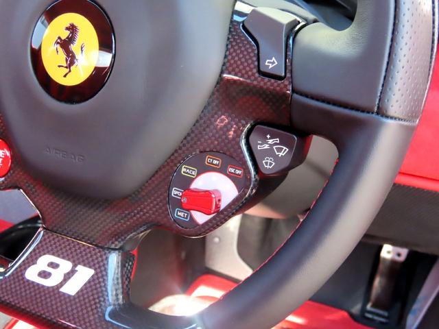 ４８８ピスタ ベースグレード　ユーザー買取車　右ハンドル　ディーラー車　ピロティステッカー　リフトアップ　ロールバー　鍛造アルミ　カーボンパーツ　スペーサー（55枚目）