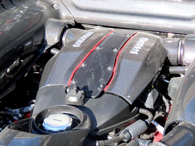 ４８８ピスタ ベースグレード　ユーザー買取車　右ハンドル　ディーラー車　ピロティステッカー　リフトアップ　ロールバー　鍛造アルミ　カーボンパーツ　スペーサー（72枚目）