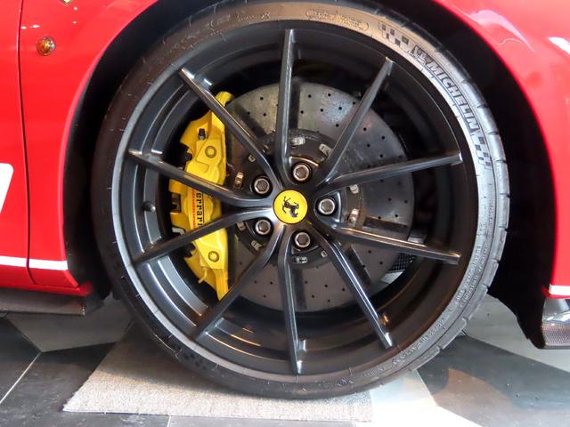 ４８８ピスタ ベースグレード　ユーザー買取車　右ハンドル　ディーラー車　ピロティステッカー　リフトアップ　ロールバー　鍛造アルミ　カーボンパーツ　スペーサー（76枚目）