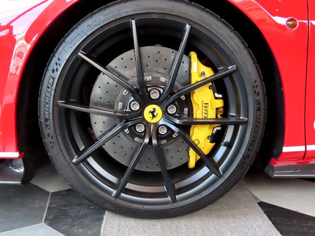 ４８８ピスタ ベースグレード　ユーザー買取車　右ハンドル　ディーラー車　ピロティステッカー　リフトアップ　ロールバー　鍛造アルミ　カーボンパーツ　スペーサー（77枚目）