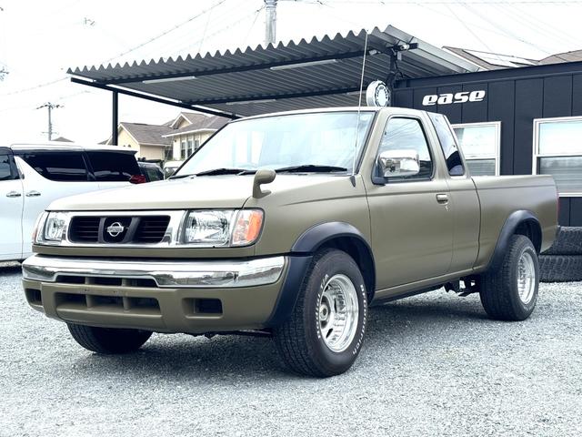 ダットサンピックアップ キングキャブ AX 色替車 社外オーバーフェンダー 15インチAW BFグッドリッチタイヤ ナビTVBluetooth MOMOステアリング コラムAT ETC キーレス タイミングチェーンエンジン NOx・PM適合(5枚目)