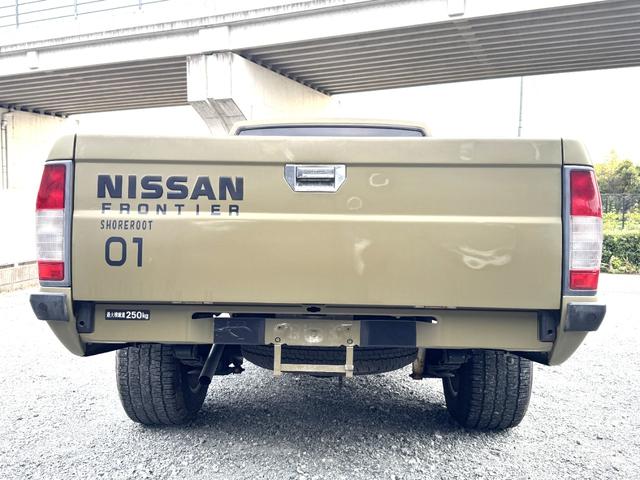 ダットサンピックアップ キングキャブ AX 色替車 社外オーバーフェンダー 15インチAW BFグッドリッチタイヤ ナビTVBluetooth MOMOステアリング コラムAT ETC キーレス タイミングチェーンエンジン NOx・PM適合(8枚目)