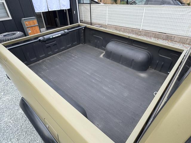 ダットサンピックアップ キングキャブ AX 色替車 社外オーバーフェンダー 15インチAW BFグッドリッチタイヤ ナビTVBluetooth MOMOステアリング コラムAT ETC キーレス タイミングチェーンエンジン NOx・PM適合(12枚目)