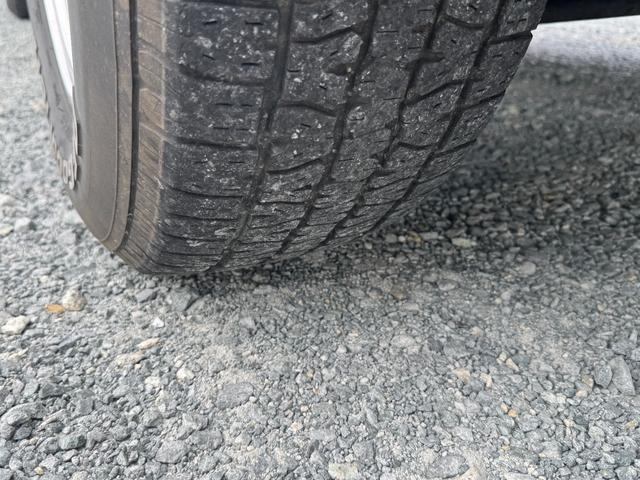 ダットサンピックアップ キングキャブ AX 色替車 社外オーバーフェンダー 15インチAW BFグッドリッチタイヤ ナビTVBluetooth MOMOステアリング コラムAT ETC キーレス タイミングチェーンエンジン NOx・PM適合(23枚目)