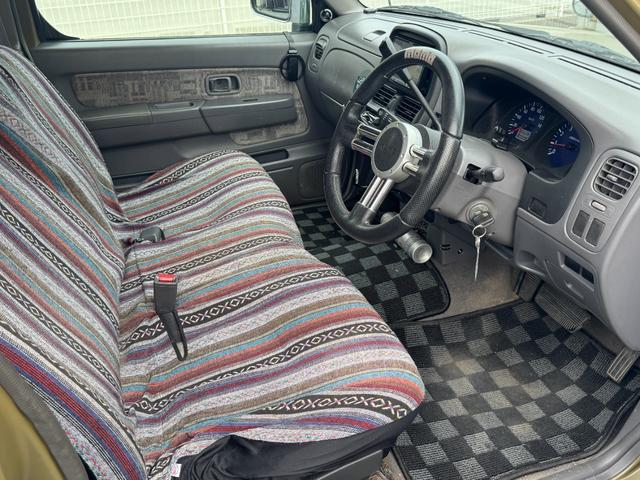 ダットサンピックアップ キングキャブ AX 色替車 社外オーバーフェンダー 15インチAW BFグッドリッチタイヤ ナビTVBluetooth MOMOステアリング コラムAT ETC キーレス タイミングチェーンエンジン NOx・PM適合(25枚目)