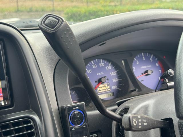 ダットサンピックアップ キングキャブ AX 色替車 社外オーバーフェンダー 15インチAW BFグッドリッチタイヤ ナビTVBluetooth MOMOステアリング コラムAT ETC キーレス タイミングチェーンエンジン NOx・PM適合(36枚目)