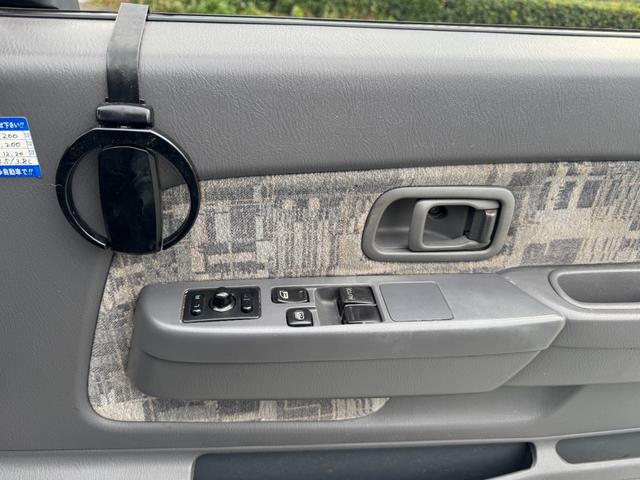 ダットサンピックアップ キングキャブ AX 色替車 社外オーバーフェンダー 15インチAW BFグッドリッチタイヤ ナビTVBluetooth MOMOステアリング コラムAT ETC キーレス タイミングチェーンエンジン NOx・PM適合(39枚目)