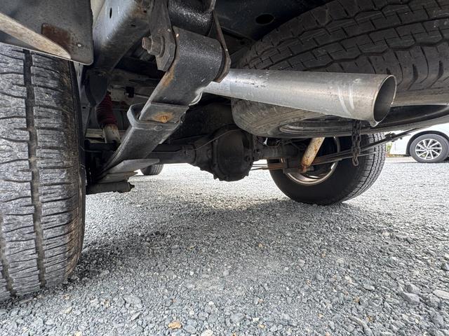 ダットサンピックアップ キングキャブ AX 色替車 社外オーバーフェンダー 15インチAW BFグッドリッチタイヤ ナビTVBluetooth MOMOステアリング コラムAT ETC キーレス タイミングチェーンエンジン NOx・PM適合(50枚目)