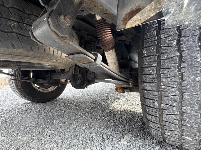 ダットサンピックアップ キングキャブ AX 色替車 社外オーバーフェンダー 15インチAW BFグッドリッチタイヤ ナビTVBluetooth MOMOステアリング コラムAT ETC キーレス タイミングチェーンエンジン NOx・PM適合(51枚目)