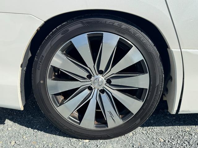 ヴェルファイア ２．４Ｚ　プラチナセレクションＩＩ　１オーナー　両側パワースライドドア　パワーバックドア　ワイパーデアイサー　アルパイン８インチナビＴＶ　バックカメラ　ＥＴＣ　アルパインフリップダウンモニター　ＴＥＩＮ車高調　社外１９アルミ（15枚目）