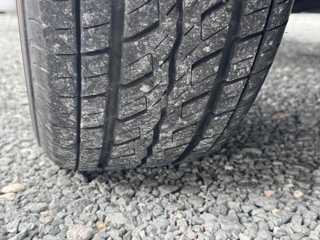 ハイラックス ＤＸ　ＲＺＮ１４７　ＮＯｘ・ＰＭ適合　ローダウン　ＴＯＹＯ　Ｈ２Ｏホワイトレタータイヤ　ＭＬＪ　Ｄ：ＳＬＯＴ１６インチアルミＪＷＬ－Ｔ　社外サイド出しマフラー　シートカバー　ＵＳステップバンパー（20枚目）