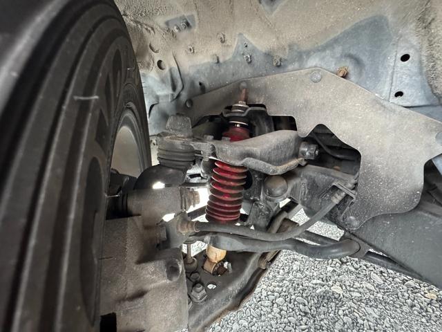ハイラックス ＤＸ　ＲＺＮ１４７　ＮＯｘ・ＰＭ適合　ローダウン　ＴＯＹＯ　Ｈ２Ｏホワイトレタータイヤ　ＭＬＪ　Ｄ：ＳＬＯＴ１６インチアルミＪＷＬ－Ｔ　社外サイド出しマフラー　シートカバー　ＵＳステップバンパー（43枚目）