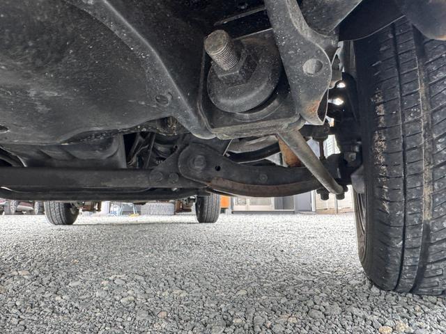 ハイラックス ＤＸ　ＲＺＮ１４７　ＮＯｘ・ＰＭ適合　ローダウン　ＴＯＹＯ　Ｈ２Ｏホワイトレタータイヤ　ＭＬＪ　Ｄ：ＳＬＯＴ１６インチアルミＪＷＬ－Ｔ　社外サイド出しマフラー　シートカバー　ＵＳステップバンパー（50枚目）