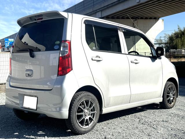 ワゴンＲ ＦＸリミテッド　１オーナー　禁煙車　４ＷＤ　新品ブリヂストンスタッドレスタイヤ　アイドリングストップ　シートヒーター　スマートキー　プッシュスタート　オートエアコン　電動格納ミラー（9枚目）