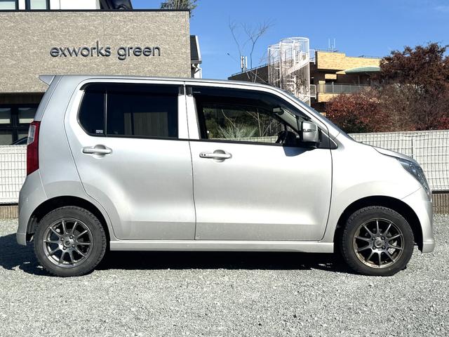ワゴンＲ ＦＸリミテッド　１オーナー　禁煙車　４ＷＤ　新品ブリヂストンスタッドレスタイヤ　アイドリングストップ　シートヒーター　スマートキー　プッシュスタート　オートエアコン　電動格納ミラー（10枚目）