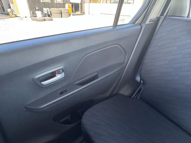 ワゴンＲ ＦＸリミテッド　１オーナー　禁煙車　４ＷＤ　新品ブリヂストンスタッドレスタイヤ　アイドリングストップ　シートヒーター　スマートキー　プッシュスタート　オートエアコン　電動格納ミラー（22枚目）