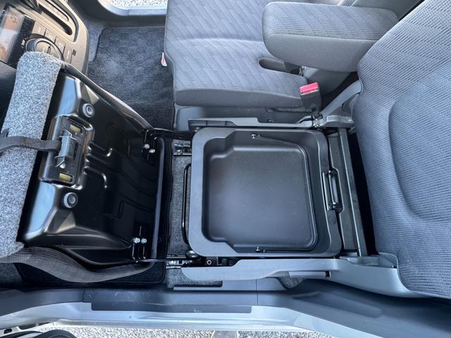 ワゴンＲ ＦＸリミテッド　１オーナー　禁煙車　４ＷＤ　新品ブリヂストンスタッドレスタイヤ　アイドリングストップ　シートヒーター　スマートキー　プッシュスタート　オートエアコン　電動格納ミラー（27枚目）