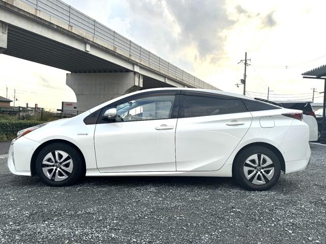 プリウス A トヨタセーフティセンス オートハイビーム ヘッドアップディスプレイ 純正9インチナビTVBluetooth バックカメラ ETC ドラレコ クラッツィオシートカバー LEDヘッドライト LEDフォグ(6枚目)