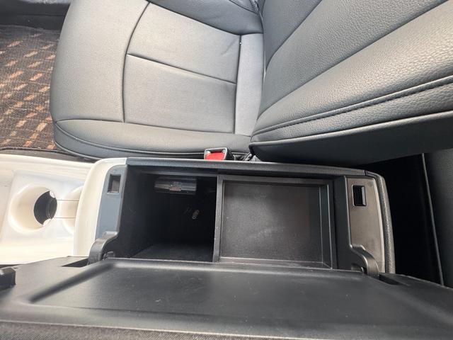 プリウス A トヨタセーフティセンス オートハイビーム ヘッドアップディスプレイ 純正9インチナビTVBluetooth バックカメラ ETC ドラレコ クラッツィオシートカバー LEDヘッドライト LEDフォグ(34枚目)