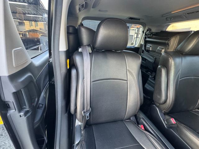 ヴェルファイア ２．４Ｚ　プラチナセレクションＩＩ　サンルーフ　トヨタプレミアムサウンド１８スピーカー　メーカーナビＴＶ　電動フリップダウンモニター　クール＆ホットコンソール　両側電動スライド　パワーバックドア　クルーズコントロール　ワイパーデアイサー（26枚目）