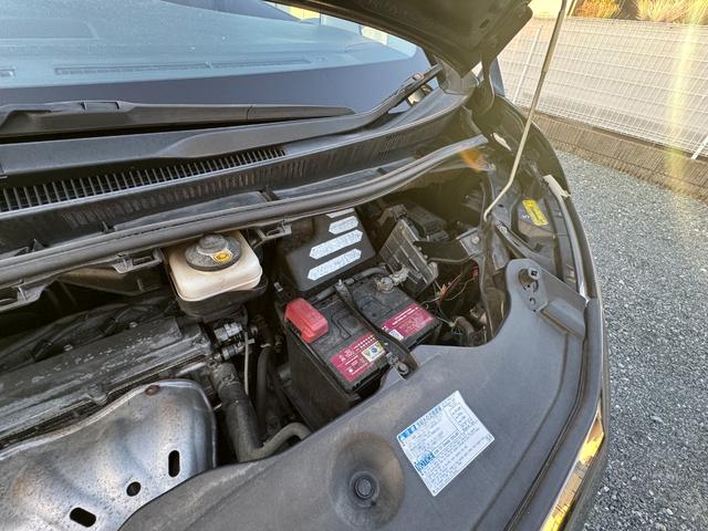 ヴェルファイア ２．４Ｚ　プラチナセレクションＩＩ　サンルーフ　トヨタプレミアムサウンド１８スピーカー　メーカーナビＴＶ　電動フリップダウンモニター　クール＆ホットコンソール　両側電動スライド　パワーバックドア　クルーズコントロール　ワイパーデアイサー（52枚目）