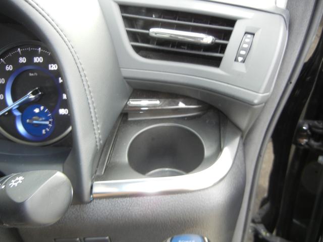 アルファードハイブリッド ＳＲ　Ｃパッケージ　４ＷＤ　ドライブレコーダー　ＥＴＣ　バックカメラ　ナビ　ＴＶ　クリアランスソナー　オートクルーズコントロール　レーンアシスト　衝突被害軽減システム　両側電動スライドドア　オートマチックハイビーム（35枚目）