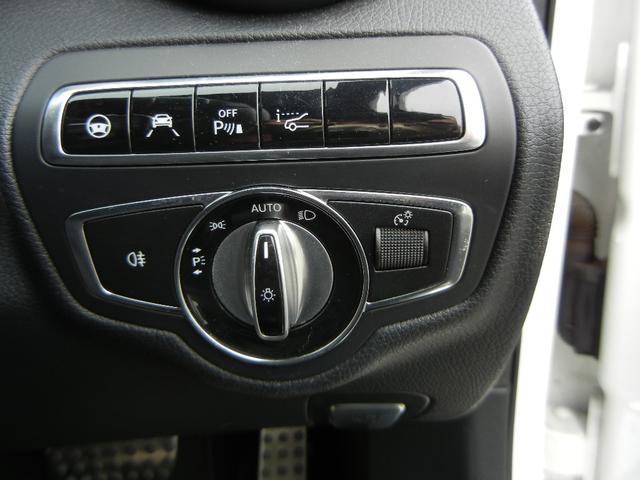 ���̖͂��邳�ɉ����Ď����I�Ƀw�b�h���C�g���I���^�I�t����I�[�g���C�g�V�X�e���𑕔����Ă���܂��B