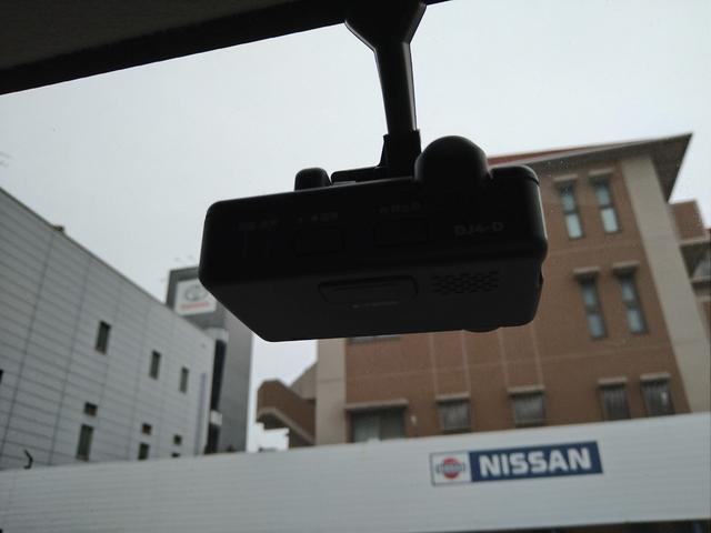 �h���C�u���R�[�_�[������f���Ɖ������L�^���Ă����h���C�u���R�[�_�[�́A���̂̍ۂɊm���ȏ؋��\�͂𔭊����Ă���܂��B