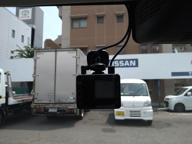 ハイブリッドＳ　ドライブレコーダー　ＥＴＣ　両側電動スライドドア　ナビ　ＴＶ　クリアランスソナー　レーンアシスト　衝突被害軽減システム　オートライト　スマートキー　アイドリングストップ　電動格納ミラー　シートヒーター（画像3）