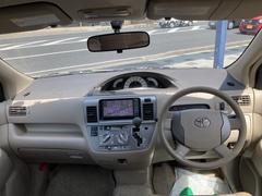 毎回座るフロントシート。運転席は必ず使用する部分ですので、座り心地が重要です！ 3