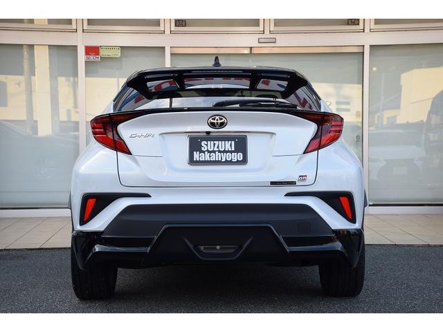 Ｃ－ＨＲ Ｓ－Ｔ　ＧＲスポーツ　ワンオーナー　６ＭＴ　メーカーナビ　パノラミックビューモニター　シートヒーター　前後ドライブレコーダー　電動パーキング　レーダークルーズ　ＬＥＤヘッドライト　オートライト　純正１９インチＡＷ（9枚目）