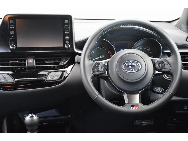 Ｃ－ＨＲ Ｓ－Ｔ　ＧＲスポーツ　ワンオーナー　６ＭＴ　メーカーナビ　パノラミックビューモニター　シートヒーター　前後ドライブレコーダー　電動パーキング　レーダークルーズ　ＬＥＤヘッドライト　オートライト　純正１９インチＡＷ（12枚目）