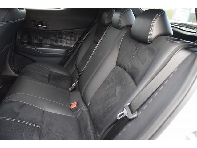Ｃ－ＨＲ Ｓ－Ｔ　ＧＲスポーツ　ワンオーナー　６ＭＴ　メーカーナビ　パノラミックビューモニター　シートヒーター　前後ドライブレコーダー　電動パーキング　レーダークルーズ　ＬＥＤヘッドライト　オートライト　純正１９インチＡＷ（14枚目）