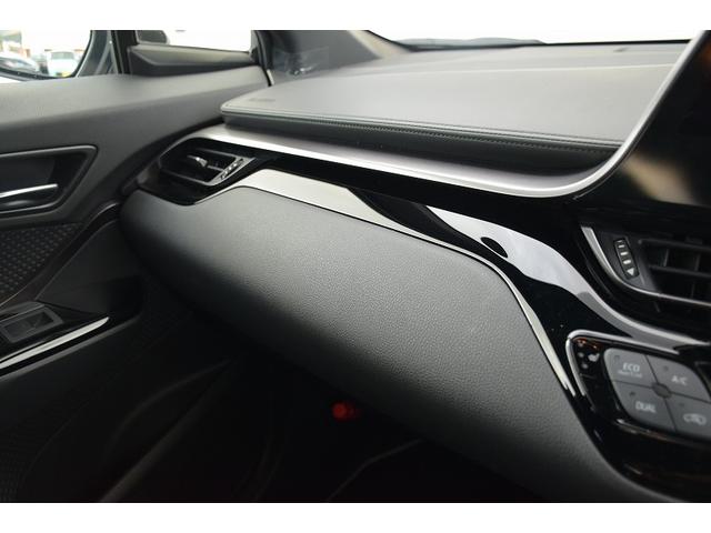 Ｃ－ＨＲ Ｓ－Ｔ　ＧＲスポーツ　ワンオーナー　６ＭＴ　メーカーナビ　パノラミックビューモニター　シートヒーター　前後ドライブレコーダー　電動パーキング　レーダークルーズ　ＬＥＤヘッドライト　オートライト　純正１９インチＡＷ（15枚目）