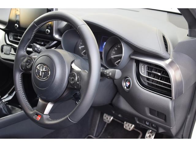 Ｃ－ＨＲ Ｓ－Ｔ　ＧＲスポーツ　ワンオーナー　６ＭＴ　メーカーナビ　パノラミックビューモニター　シートヒーター　前後ドライブレコーダー　電動パーキング　レーダークルーズ　ＬＥＤヘッドライト　オートライト　純正１９インチＡＷ（24枚目）
