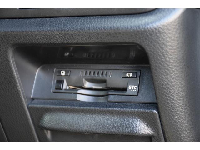 ヴォクシー ZS 煌III ワンオーナー 純正9インチナビ バックカメラ フルセグTV 両側パワースライドドア ETC ドライブレコーダー LEDヘッドライト オートライト セーフティーセンス スマートキー&プッシュスタート(4枚目)