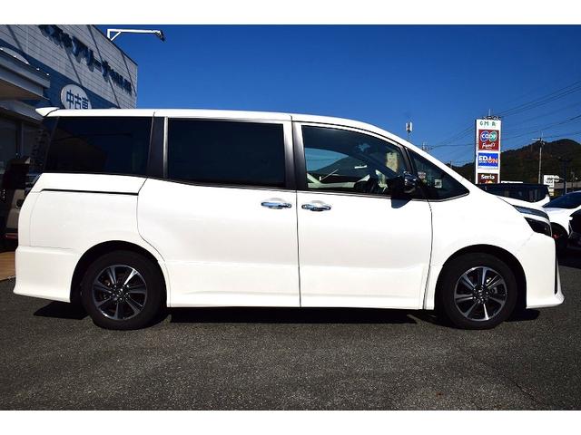 ヴォクシー ZS 煌III ワンオーナー 純正9インチナビ バックカメラ フルセグTV 両側パワースライドドア ETC ドライブレコーダー LEDヘッドライト オートライト セーフティーセンス スマートキー&プッシュスタート(8枚目)