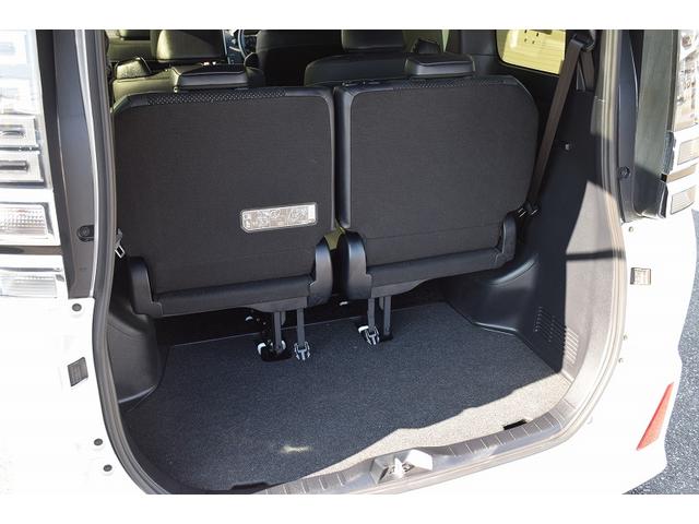 ヴォクシー ZS 煌III ワンオーナー 純正9インチナビ バックカメラ フルセグTV 両側パワースライドドア ETC ドライブレコーダー LEDヘッドライト オートライト セーフティーセンス スマートキー&プッシュスタート(11枚目)