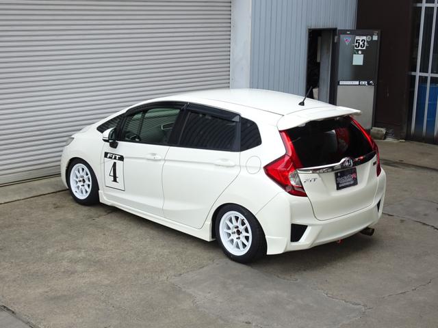 フィット ＲＳ　ｉＶＴＥＣ★６ＭＴ★７Ｐロールバー★２名公認渡★クスコ１．５ウェイＬＳＤ★強化クラッチ★ＴＥＩＮ車高調★ＳＥＥＫＥＲマフラー★ゼロファイターＥＣＵ★追加メーター★ラバウル１５インチＡＷ★ナビＴＶ（7枚目）
