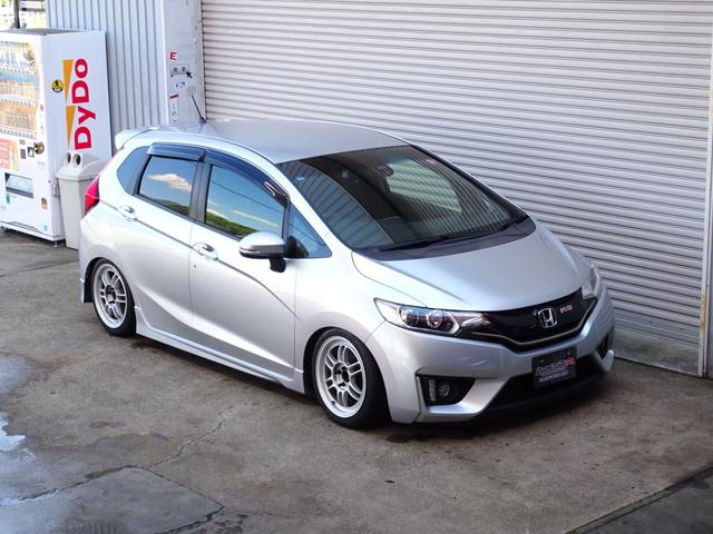 フィット RS L15B-VTEC★6MT★ゼロファイターストレートマフラー★エンケイRP-F1鍛造16インチAW★17HEX貫通ナット★スタンダードサスペンション車高調★Gathersナビ★バックカメラ★LED(2枚目)