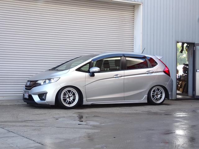 フィット RS L15B-VTEC★6MT★ゼロファイターストレートマフラー★エンケイRP-F1鍛造16インチAW★17HEX貫通ナット★スタンダードサスペンション車高調★Gathersナビ★バックカメラ★LED(3枚目)