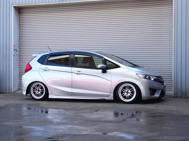 フィット RS L15B-VTEC★6MT★ゼロファイターストレートマフラー★エンケイRP-F1鍛造16インチAW★17HEX貫通ナット★スタンダードサスペンション車高調★Gathersナビ★バックカメラ★LED(4枚目)