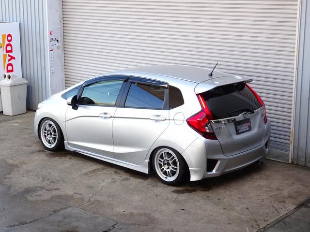 フィット RS L15B-VTEC★6MT★ゼロファイターストレートマフラー★エンケイRP-F1鍛造16インチAW★17HEX貫通ナット★スタンダードサスペンション車高調★Gathersナビ★バックカメラ★LED(7枚目)