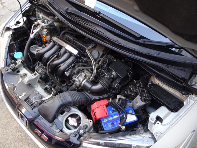 フィット RS L15B-VTEC★6MT★ゼロファイターストレートマフラー★エンケイRP-F1鍛造16インチAW★17HEX貫通ナット★スタンダードサスペンション車高調★Gathersナビ★バックカメラ★LED(9枚目)